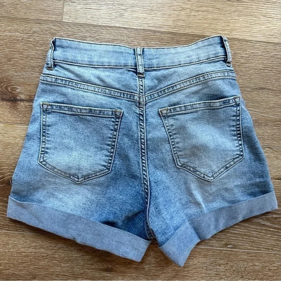 H&M Blue Jean Rolled Cuff Denim Shorts Size 2 GUC - Picture 8 of 8